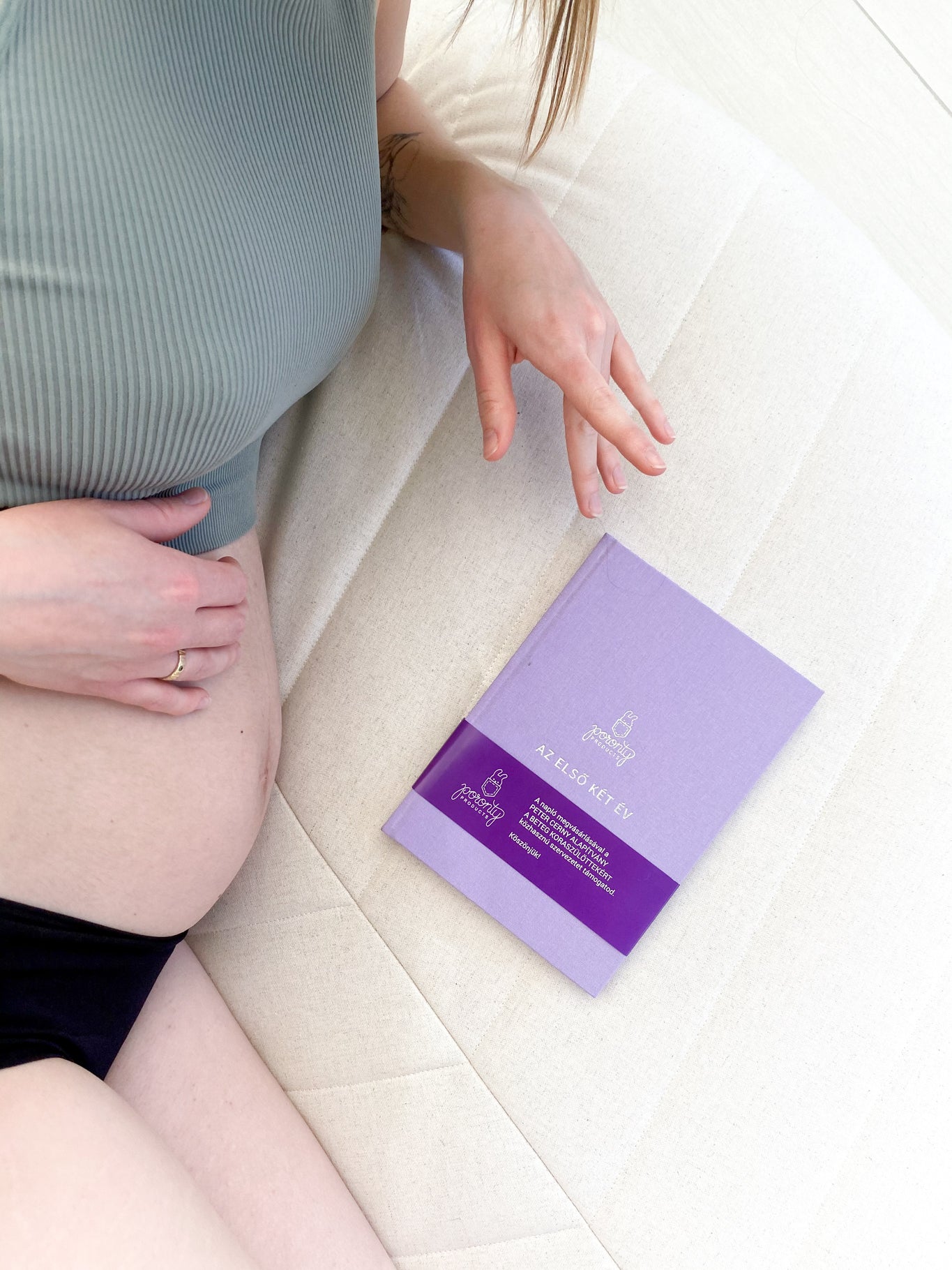 PorontyProducts Az első két év babanapló - lila, a koraszülöttekért